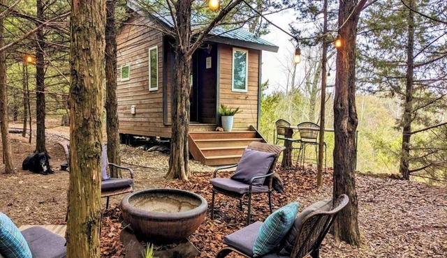 The Batch - Tiny House Living On 40 Acres in Perry