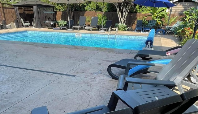 The Beach House in Ocean Park w/ heated pool
