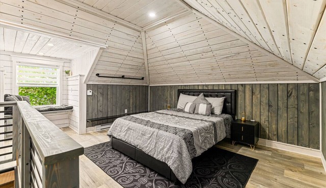 The Big City Stay | Sleeps 11 | Walkable Location