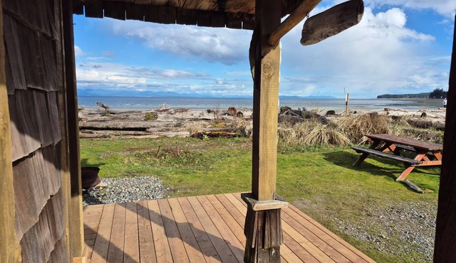 The Boathouse-Beachfront