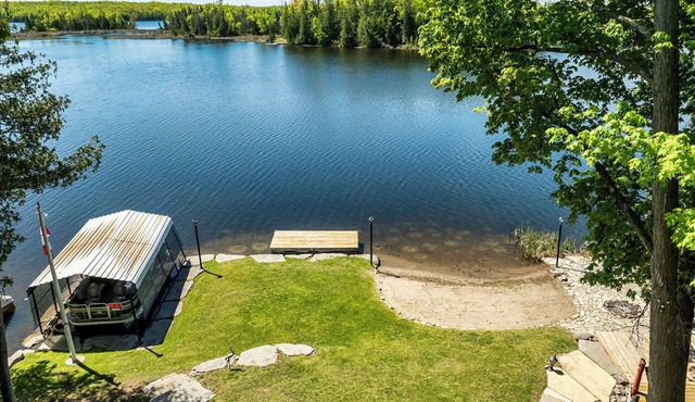 THE BUCKHORN LAKEHOUSE Peaceful Waterfront Retreat