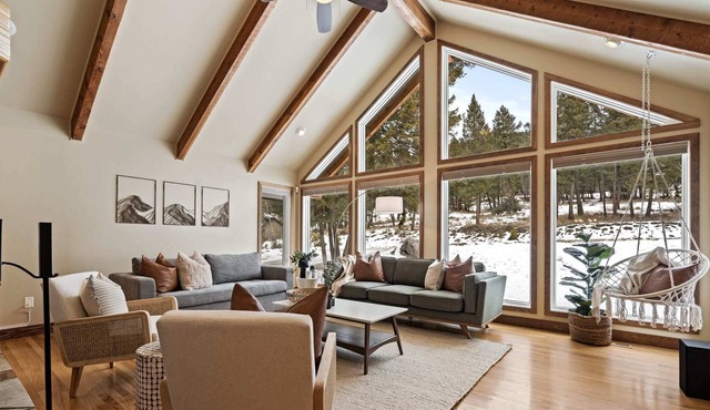 The Caribou Lodge | No Service Fees | HotTub