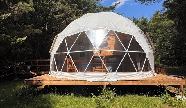 The Cedar Grove Geodesic Dome - Waterfront Glamping in the Ottawa Valley
