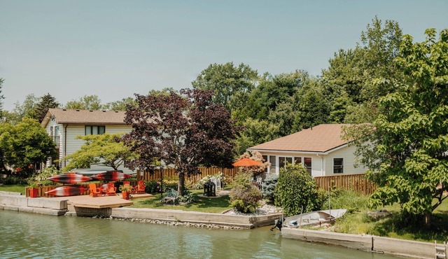 The Cedar House. Minutes from the lake, wineries and golf. www.thecedarhouse.ca