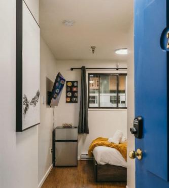 The Dorm Ski-In Ski-Out Studio, Pool and Gym