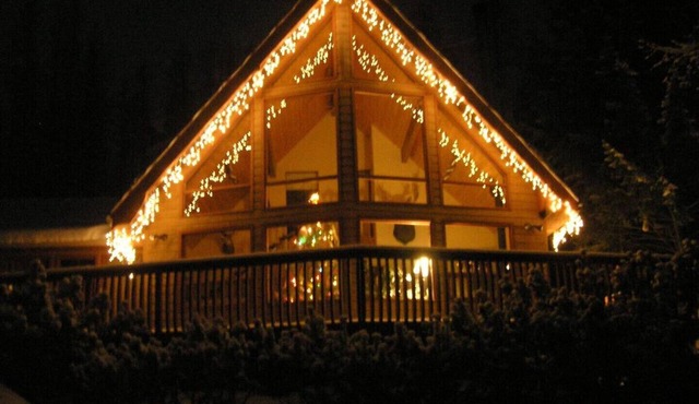 The End Of The Road B&B - Cranbrook, British Columbia - Breakfast included - Queen Room with Forest View (Unit 2)