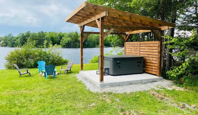 The Lily Pad - Charming Lakefront w/Hot tub