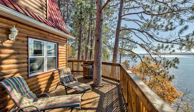 The Lodge | Wood Fireplace | Starlink Internet in Golden Lake