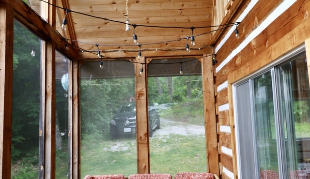 The Maple Cottage - Lakefront Cottage, Private, Pet-Friendly, Nature Retreat!