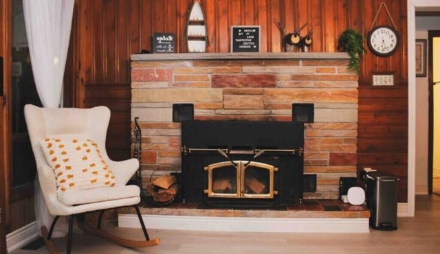 The Mara Waterfront Cottage, Muskoka