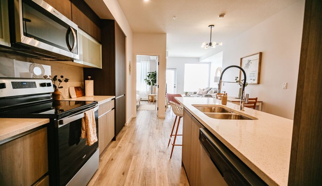 * The Margo* - Beautiful 2 bedroom suite