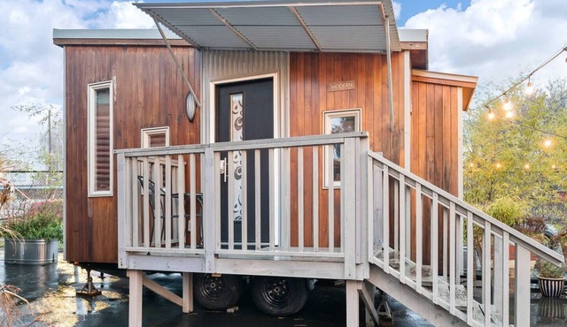 The Modern - Custom Tiny Home w/Modern Vibe in Portland