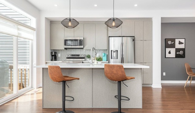 The Mustard Den : furnished mid-term rental @ southeast of Ottawa