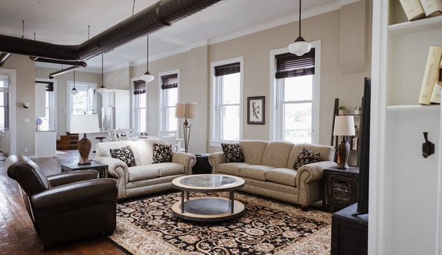 The Nest - Huge Loft in Downtown Henderson in Henderson