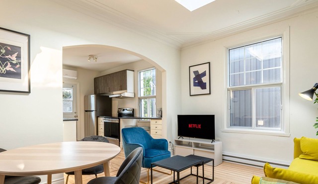 The Orchid | Office | WIFI | TV | Balcony | Park