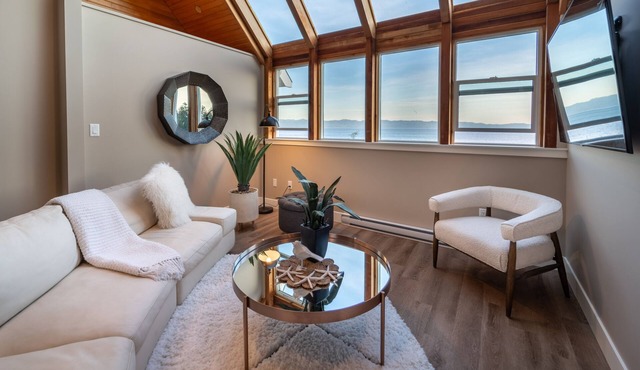 The Owl’s Nest | Panoramic Ocean View Retreat