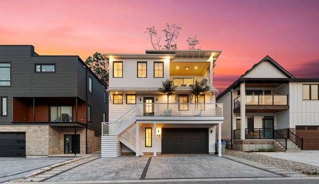 The Palms Beach House! 7 BDRM 5 BA