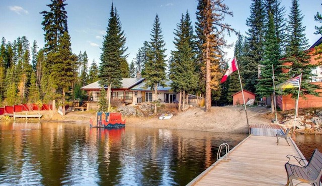 The Perch - Cabin on quiet Lake! 25 mins to Big While 35 mins to Kelowna