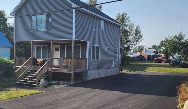The Pull Down House! Brand New Utopia! in Jackman
