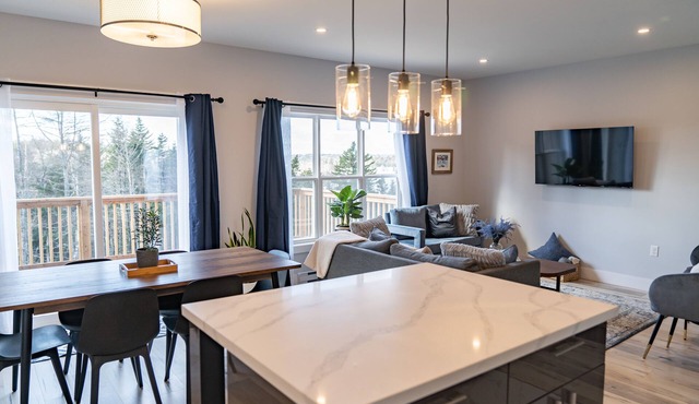 The Scotia Modern: Luxury 4 bedroom House w/gym in Halifax. Close to downtown