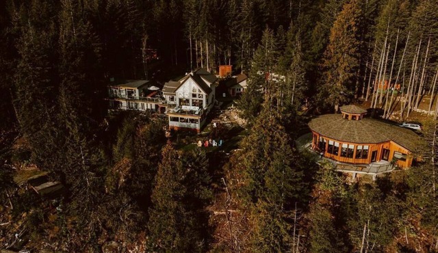 The Sentinel - Retreat Home near Mirror Lake