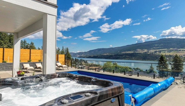 The View 4 Bedroom 3 Bath Pool and Hot Tub