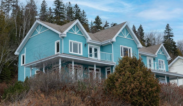 The view is magnificent on the St-Lawrence River!