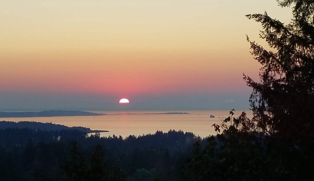 The View Suite - stunning 2-acres & hot tub