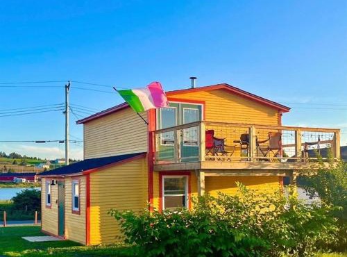 The Yellow Dory -Hearts Delight 2BR! Ocean Views