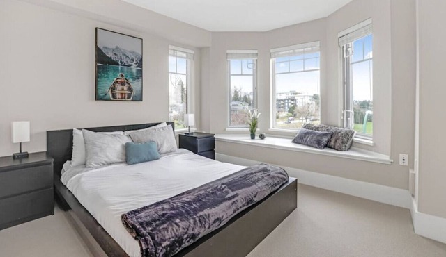 The Yukon - Beautiful 4-Bedroom Townhouse