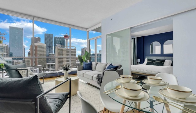 the YYC Lookout Tower & City Vibes 2BR w Parking