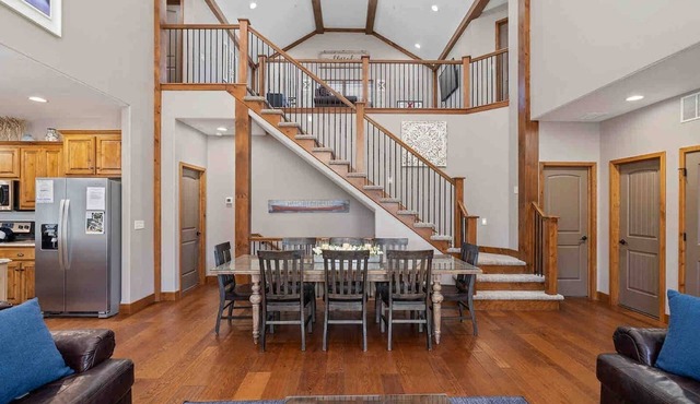 Theater Pool Table,Pools Waterslide,Hot Tub,Trails in Hollister