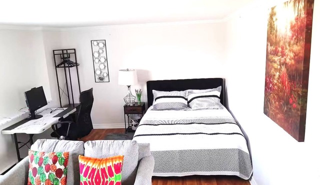 Tilto Executive Suite Cozy Two Bedroom Apartment, 4mins drive to Mcallister mall