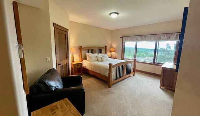 TimberStone 25 - Golf - Ski - Hike - Chill - Private Hot Tub - Sleeps 10