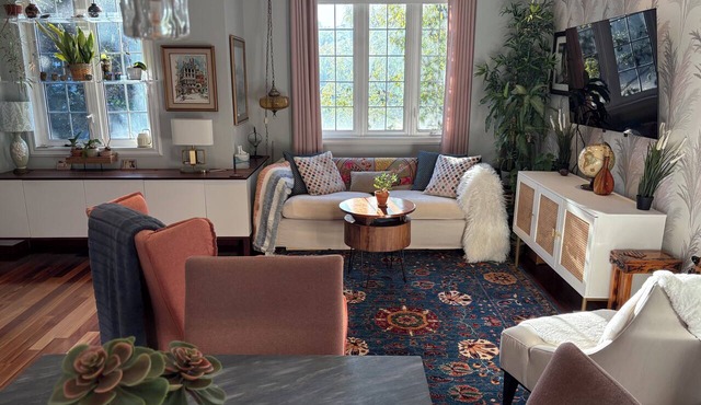 Toronto East Convenient Professionally Decorated Urban Oasis