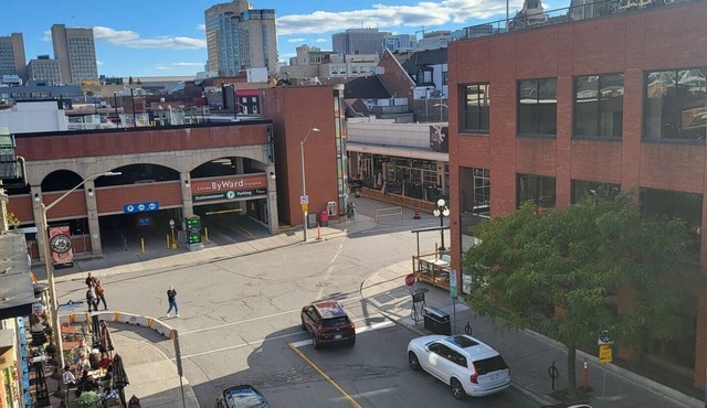Townhouse with Rooftop Patio in Byward Market