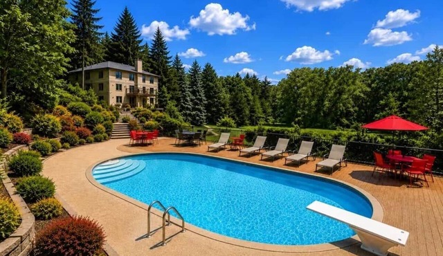 Tranquil Estate Retreat Pool Pond on 3 Acres