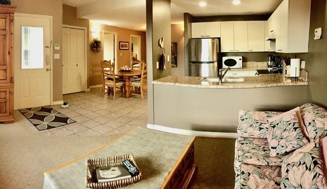Tranquil Toovey Guest Suite w/ Kitchen & Laundry
