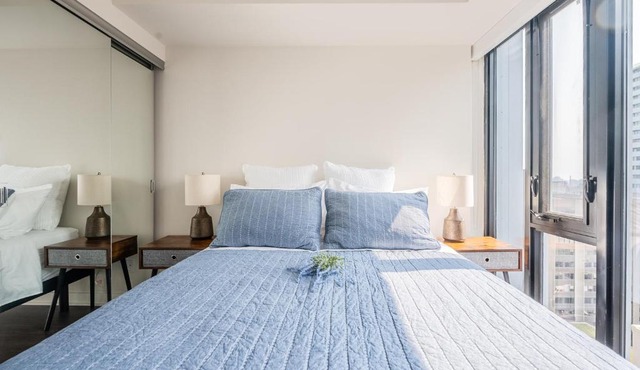 Traveller home in centre Toronto