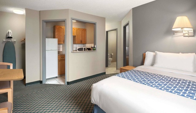 Travelodge by Wyndham Edmonton Airport