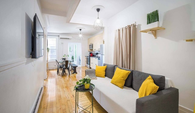 Trendy 4 BR Home Ideal for Student Groups