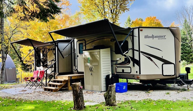Turkey Hill RV Cottage in Coe Hill