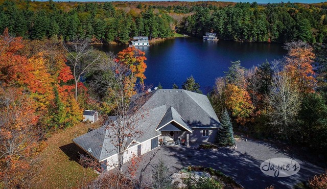Unique 8 bed 5bath cottage on the Joe River!