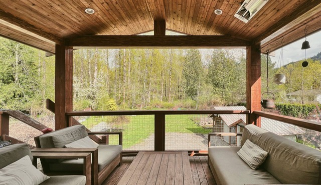 Unique, Private Upper Suite Near Lakes, River, Hiking, Fishing, Bike Trails