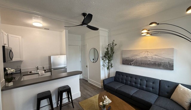 Unit 210 The Newest Boutique Stay at The George in Klamath Falls
