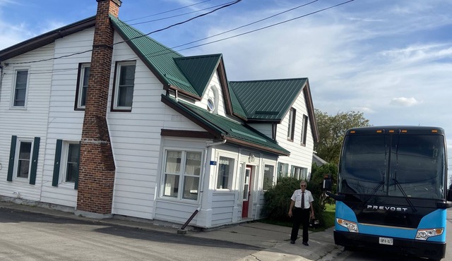 Unit A - Century House on Trent River