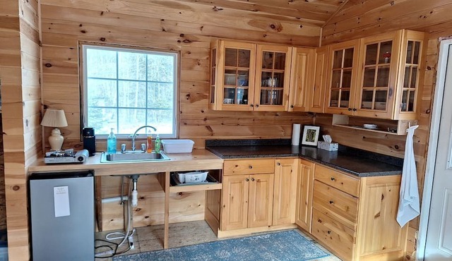 Unplug and Reconnect in a Peaceful Off-Grid Cabin for Relaxation and Nature Immersion in Beddington, Maine