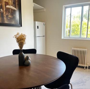 Upper Beaches Apartment
