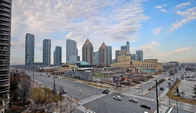 Urban Oasis: 1BR City Centre/Parking Included