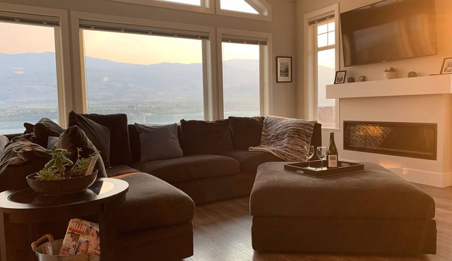 Valley View Hillside Cottage